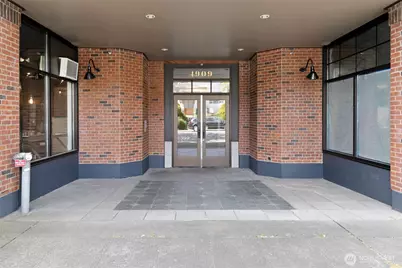 1909 10th Avenue W #203, Seattle, WA 98119 - Photo 23