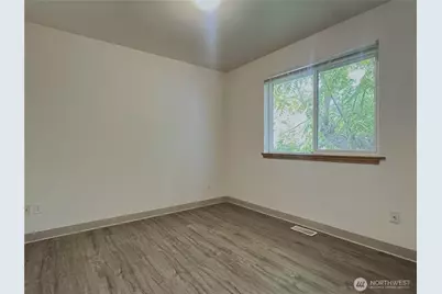 10539 Evanston Avenue N, Seattle, WA 98133 - Photo 17