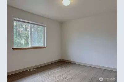 10539 Evanston Avenue N, Seattle, WA 98133 - Photo 13