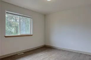 10539 Evanston Ave N, Seattle, WA 98133 - Photo 13