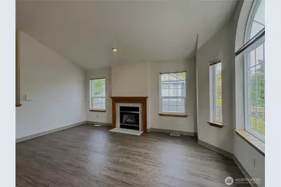 10539 Evanston Avenue N, Seattle, WA 98133 - Photo 5