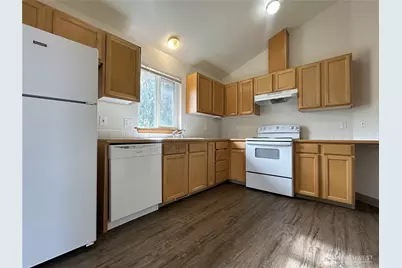 10539 Evanston Avenue N, Seattle, WA 98133 - Photo 7