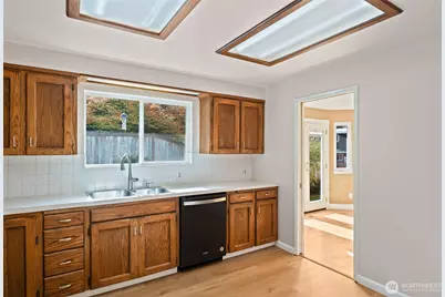 8506 224th Street SW, Edmonds, WA 98026 - Photo 9