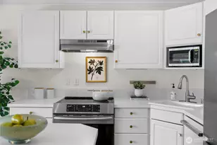 2501 Canterbury Ln E, Seattle, WA 98112 - Photo 9