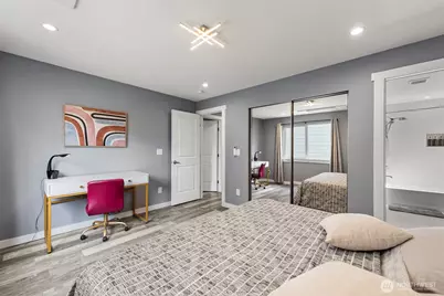 6707 Aurora Avenue N, Seattle, WA 98103 - Photo 9