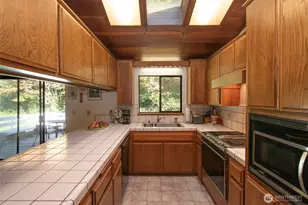 572 Strait View Dr, Port Angeles, WA 98362 - Photo 9