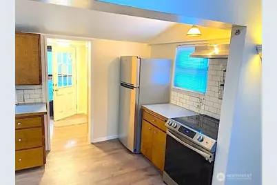 8829 Midvale Avenue N, Seattle, WA 98103 - Photo 21