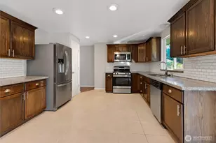 306 144th St E, Tacoma, WA 98445 - Photo 9