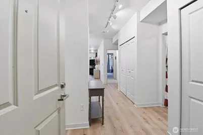 300 110th Avenue NE #412, Bellevue, WA 98004 - Photo 3