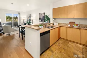 668 S Lane St, Seattle, WA 98104 - Photo 13