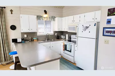 8130 Cowichan Road, Blaine, WA 98230 - Photo 9