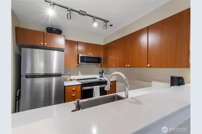 8745 Greenwood Avenue N #311, Seattle, WA 98103 - Photo 5