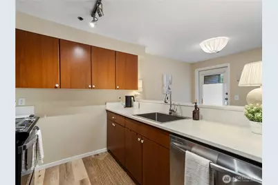 8745 Greenwood Avenue N #311, Seattle, WA 98103 - Photo 7