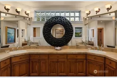 16 Enatai Drive, Bellevue, WA 98004 - Photo 25