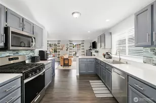 13701 SE 275th Pl, Kent, WA 98042 - Photo 11