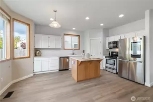 226 Easton Ave W, Eatonville, WA 98328 - Photo 11