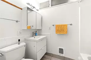 12117 SE 26th St, Bellevue, WA 98005 - Photo 17