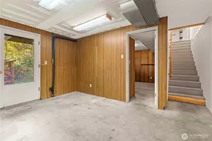 12117 SE 26th St, Bellevue, WA 98005 - Photo 19