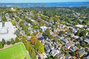 220 21st Ave E, Seattle, WA 98112 - Photo 3