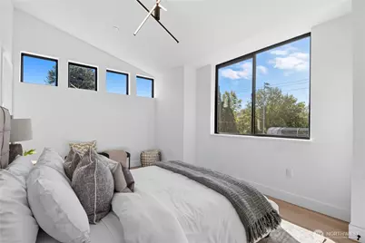 220 21st Avenue E, Seattle, WA 98112 - Photo 23