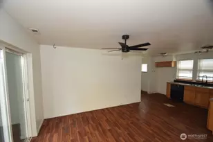 7907 Port Susan Pl, Stanwood, WA 98292 - Photo 3