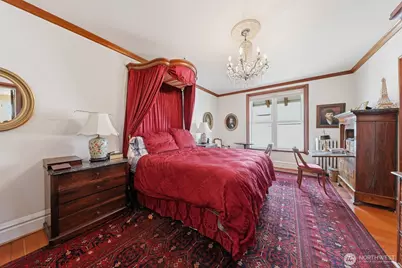 211 14th Avenue E, Seattle, WA 98112 - Photo 13