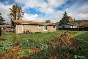 411 SE Brierwood Ct, Castle Rock, WA 98611 - Photo 5