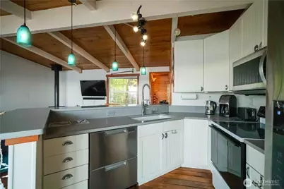 24 J View Place, Hat Island, WA 98206 - Photo 11