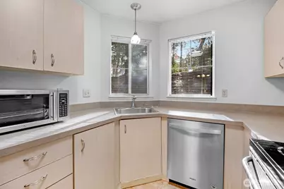 5300 Harbour Pointe Boulevard #307A, Mukilteo, WA 98275 - Photo 11