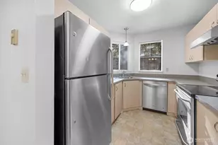 5300 Harbour Pointe Blvd, Mukilteo, WA 98275 - Photo 11