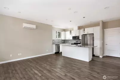 1515 N Waugh Road #B, Mount Vernon, WA 98273 - Photo 3