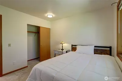 25119 18th Avenue S, Des Moines, WA 98198 - Photo 17