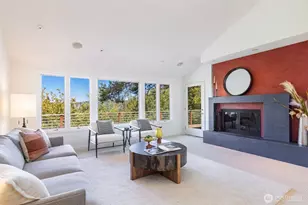 4660 NE 89th St, Seattle, WA 98115 - Photo 9