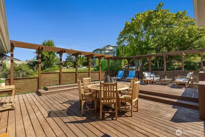 4660 NE 89th Street, Seattle, WA 98115 - Photo 3