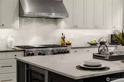 7002 93rd Avenue SE, Mercer Island, WA 98040 - Photo 9