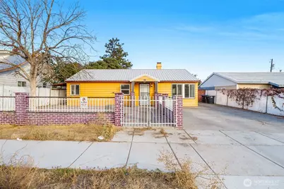 9848 Parkway Drive NE, Moses Lake, WA 98837 - Photo 1