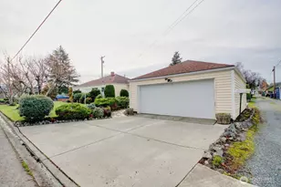 1102 17th St, Anacortes, WA 98221 - Photo 13