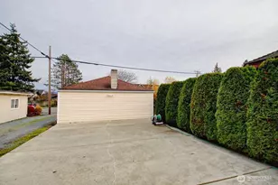 1102 17th St, Anacortes, WA 98221 - Photo 3