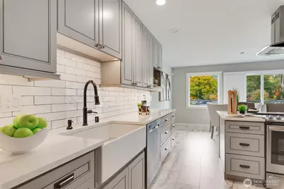 9715 NE Juanita Drive #206B, Kirkland, WA 98034 - Photo 5