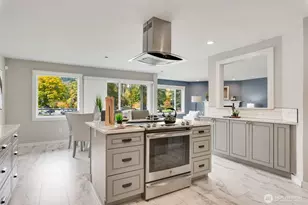 9715 NE Juanita Dr, Kirkland, WA 98034 - Photo 7