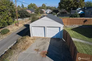 103 SE Mountain View Dr, College Place, WA 99324 - Photo 3