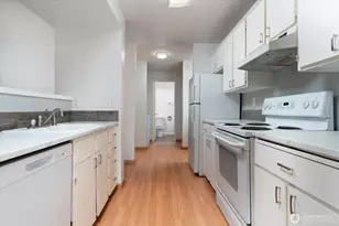 18102 15th Ave NE, Shoreline, WA 98155 - Photo 5