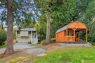 10211 NE Roberts Rd, Bainbridge Island, WA 98110 - Photo 29