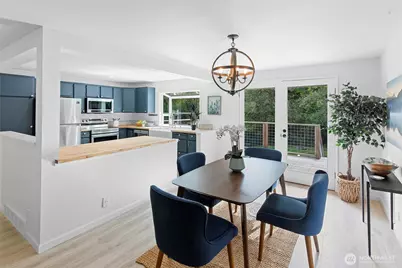 10211 NE Roberts Road, Bainbridge Island, WA 98110 - Photo 11