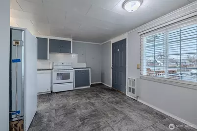 246 N Delaware Avenue, Wenatchee, WA 98801 - Photo 13