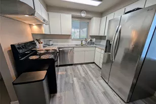 936 N 101st St, Seattle, WA 98133 - Photo 11