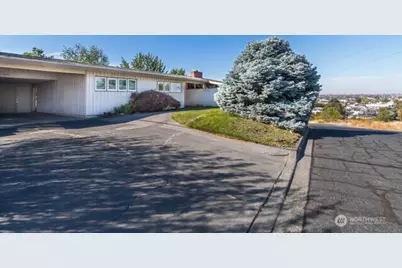 803 E Lark Avenue, Moses Lake, WA 98837 - Photo 1