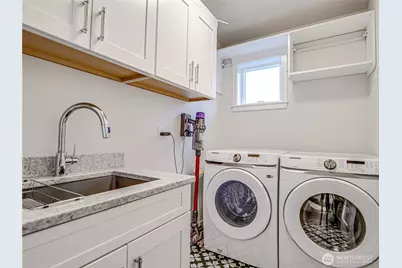 11014 Dayton Avenue N, Seattle, WA 98133 - Photo 33