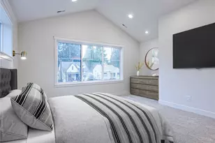 11014 Dayton Ave N, Seattle, WA 98133 - Photo 19