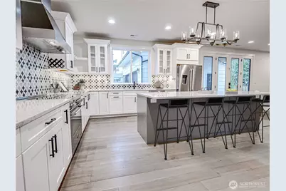 11014 Dayton Avenue N, Seattle, WA 98133 - Photo 7